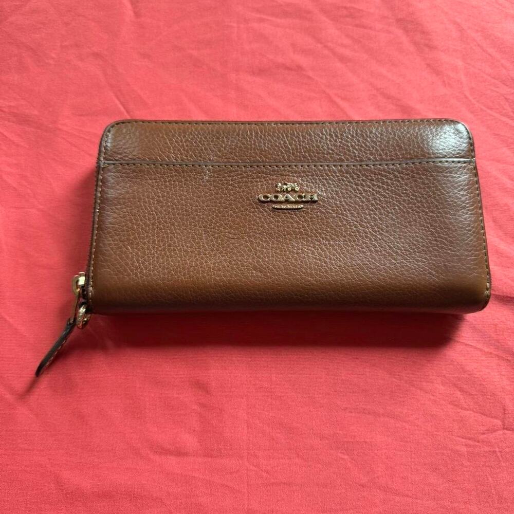 Brown Leather Coach New York Accordion Zip wallet/clutch with zipper